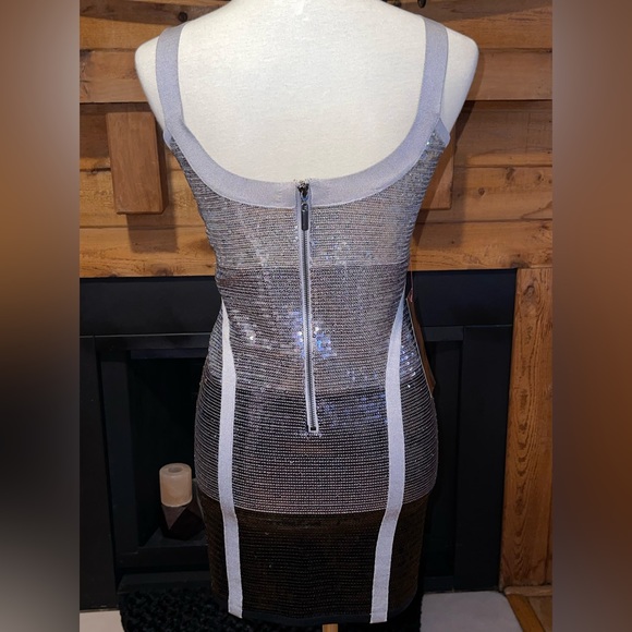 🆕 BEBE Sequined Party Dress - Picture 4 of 8